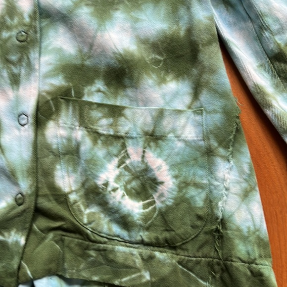 Maison Cherie Green Batik Jacket - Picture 5 of 9